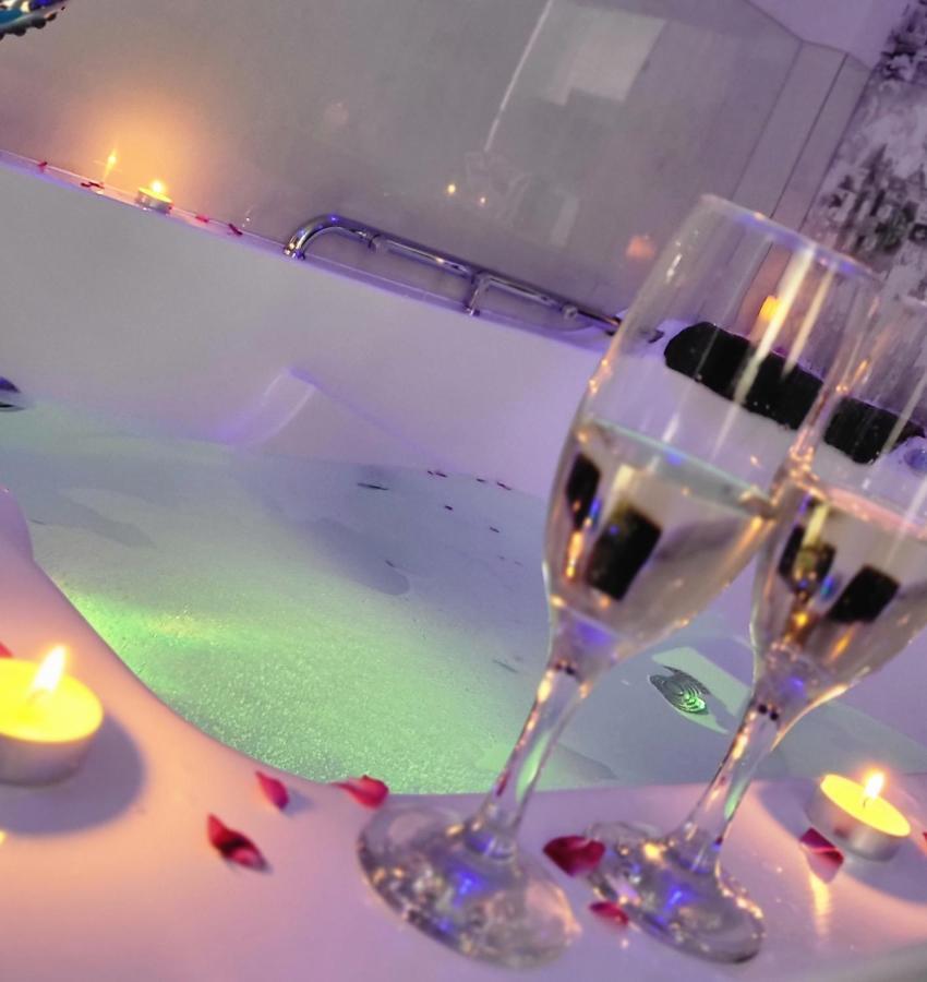 Vip Apartment For Lovers In Chişinău Esterno foto